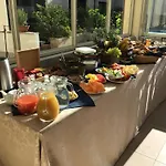 Oda ve Kahvaltı Eden Jacuzzi Pool