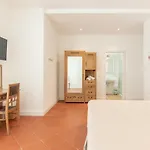 Eden Jacuzzi Pool Отель типа 