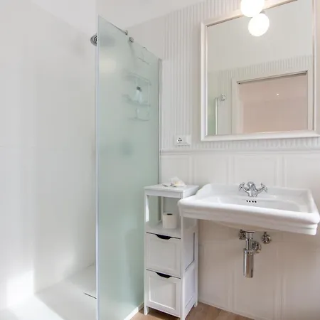 ベッド・アンド・ブレックファスト Eden Jacuzzi Pool 4*