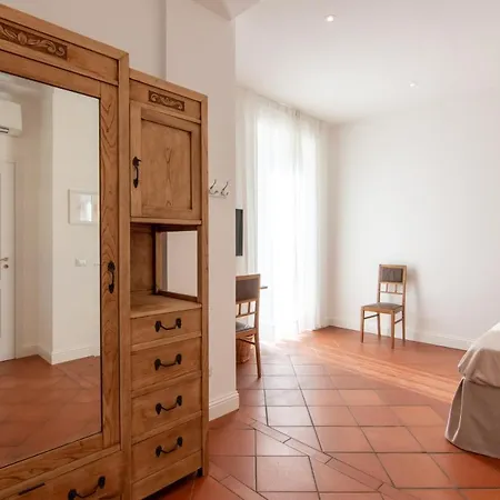 Eden Jacuzzi Pool ベッド・アンド・ブレックファスト 4*