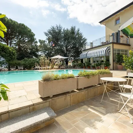 Eden Jacuzzi Pool