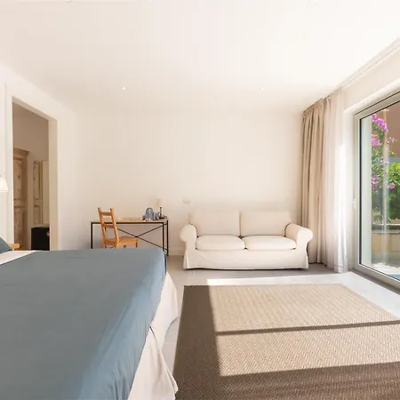 Eden Jacuzzi Pool Bed & Breakfast 4*