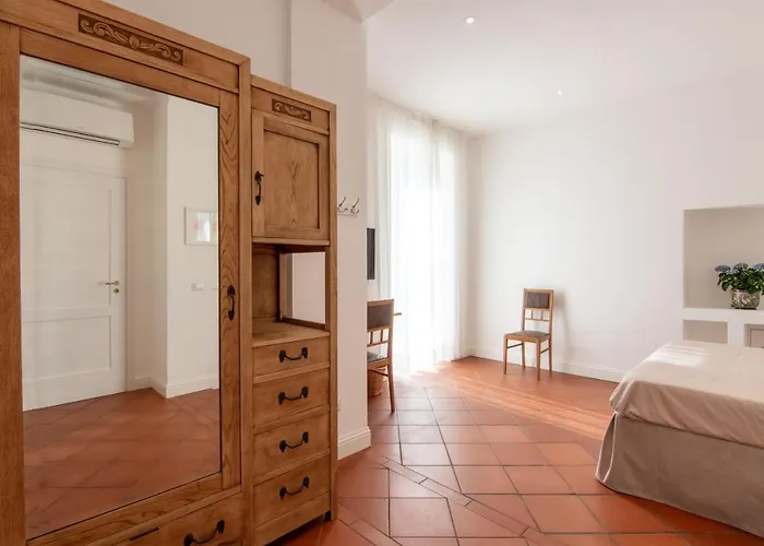 Eden Jacuzzi Pool Bed and Breakfast 4*