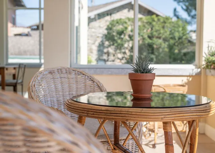 לינה וארוחת בוקר Eden Jacuzzi Pool