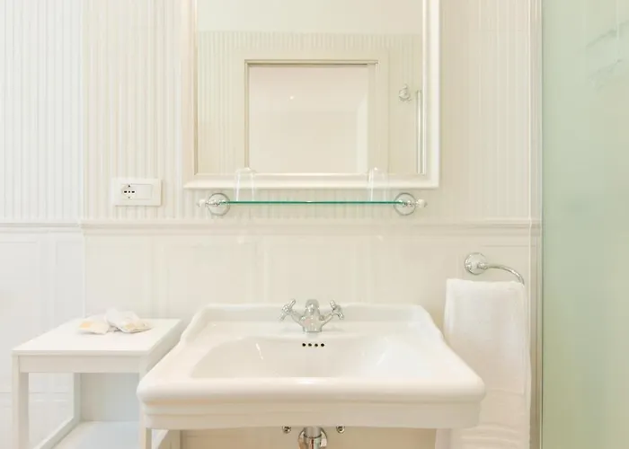 Eden Jacuzzi Pool דומאסו